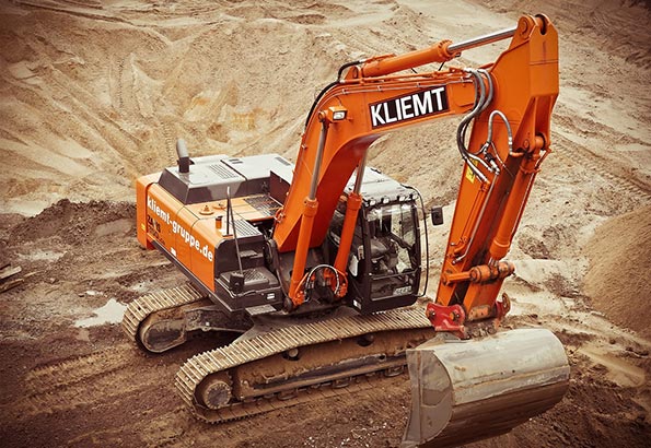 挖掘机保养周期表:您的设备保养手册